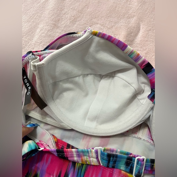 Torrid colorful bikini top - Picture 4 of 4